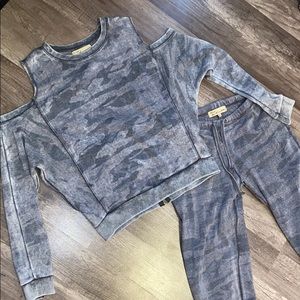2 piece camo sweat set 💗